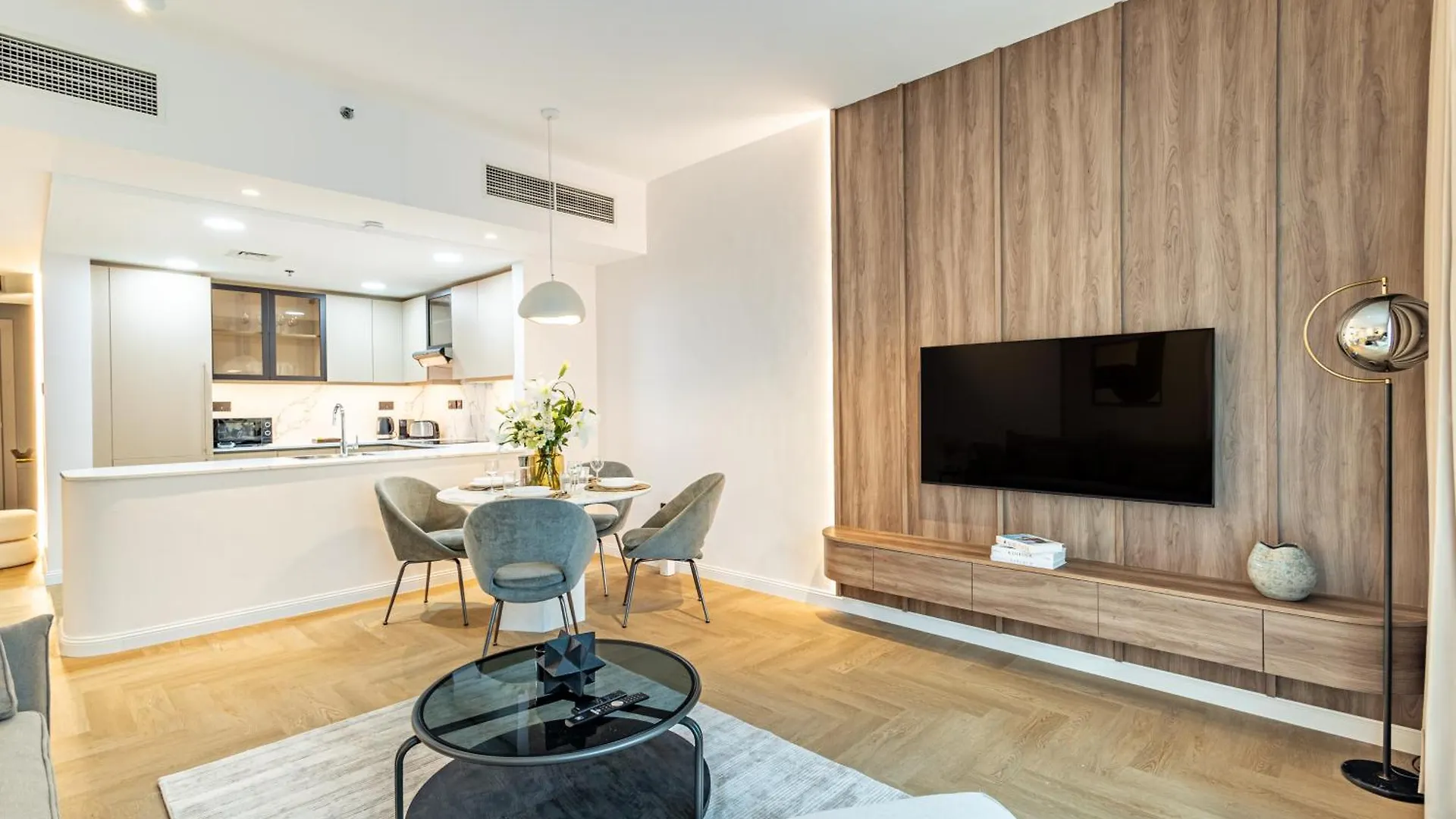 Luxurious - Ultra Modern - Premium Design - 5 Min Walk From Burj Khalifa - Heart Of Dubai Downtown - Dubai Opera Views Apartment